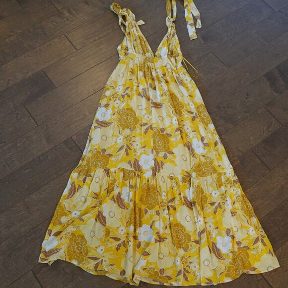 NWT Abercrombie & Fitch Deep V Neck Floral Sleeveless Dress Yellow Womens Sz XS - Picture 2 of 4